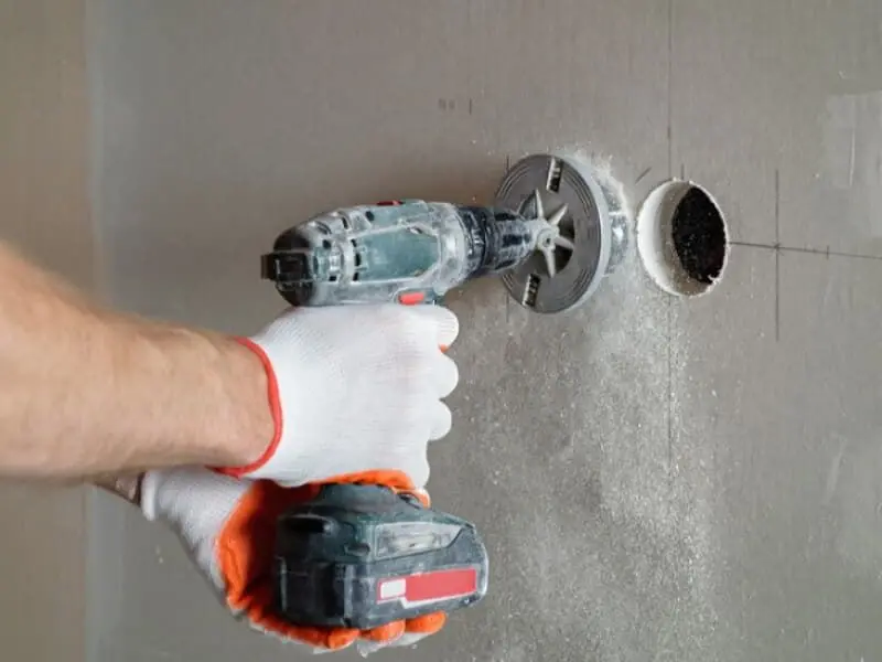 Beton Duvar Delmede Güvenlik Her Şeyden Önce Gelir: Riskler ve Önlemler