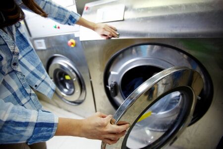 Yüksek Kapasiteli Çamaşır Makinelerinin İşletmelere Avantajları
